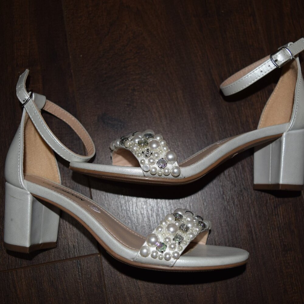 Steve Madden Carrson Girls Pearl Ankle Strap Block Heel Sandals White